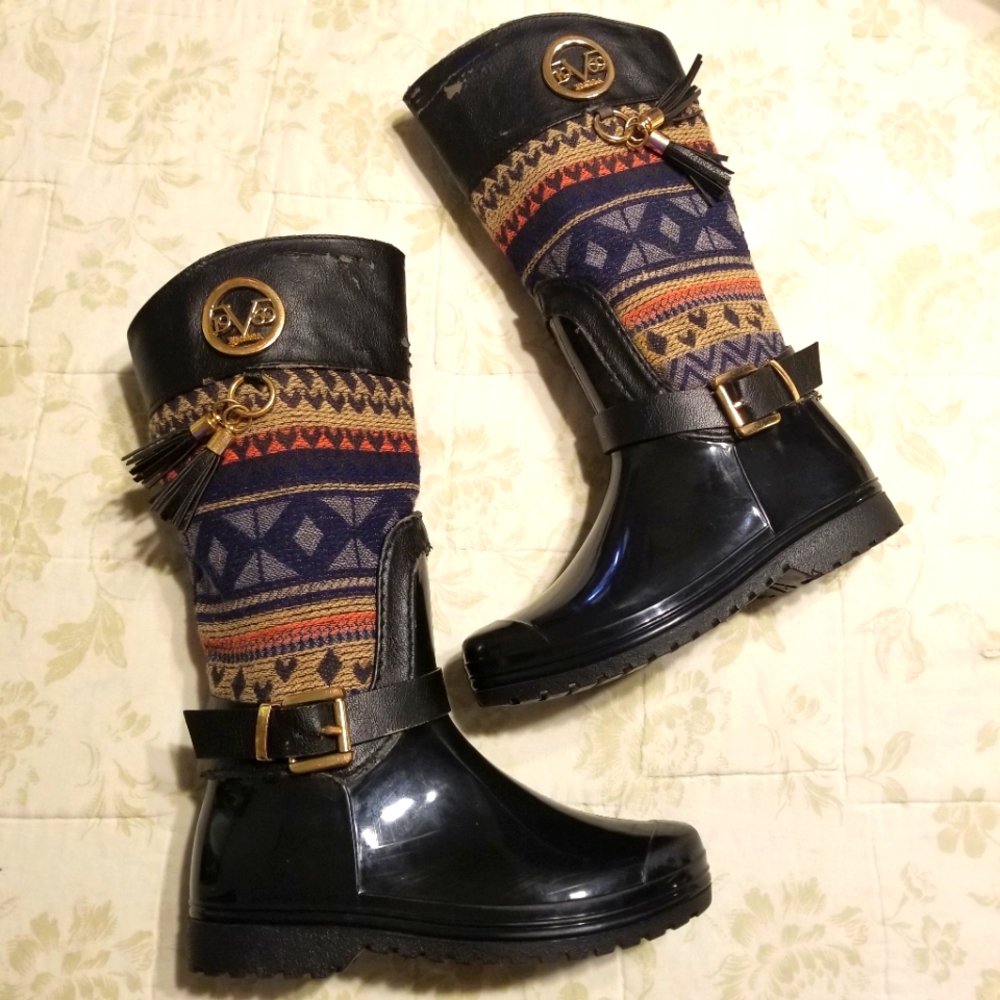 Girls Versace size 1 black rubber boot